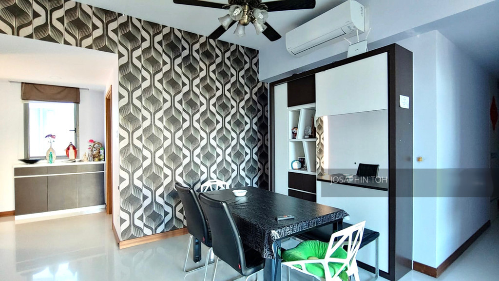 The Waterina (D14), Apartment #226135661
